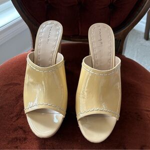 Baby yellow clog heels